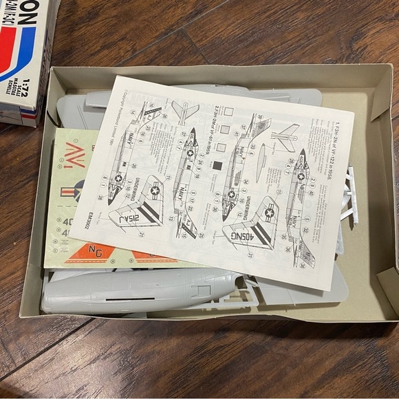 EMHAR EM3002 Demon F3H -2N or F3H-2M 1/72 Scale Model Kit, Open Box Complete - Picture 5 of 9